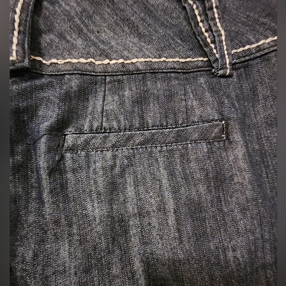 Rewash denim jeans shorts, Size 5. Triple button closure. - Picture 9 of 15